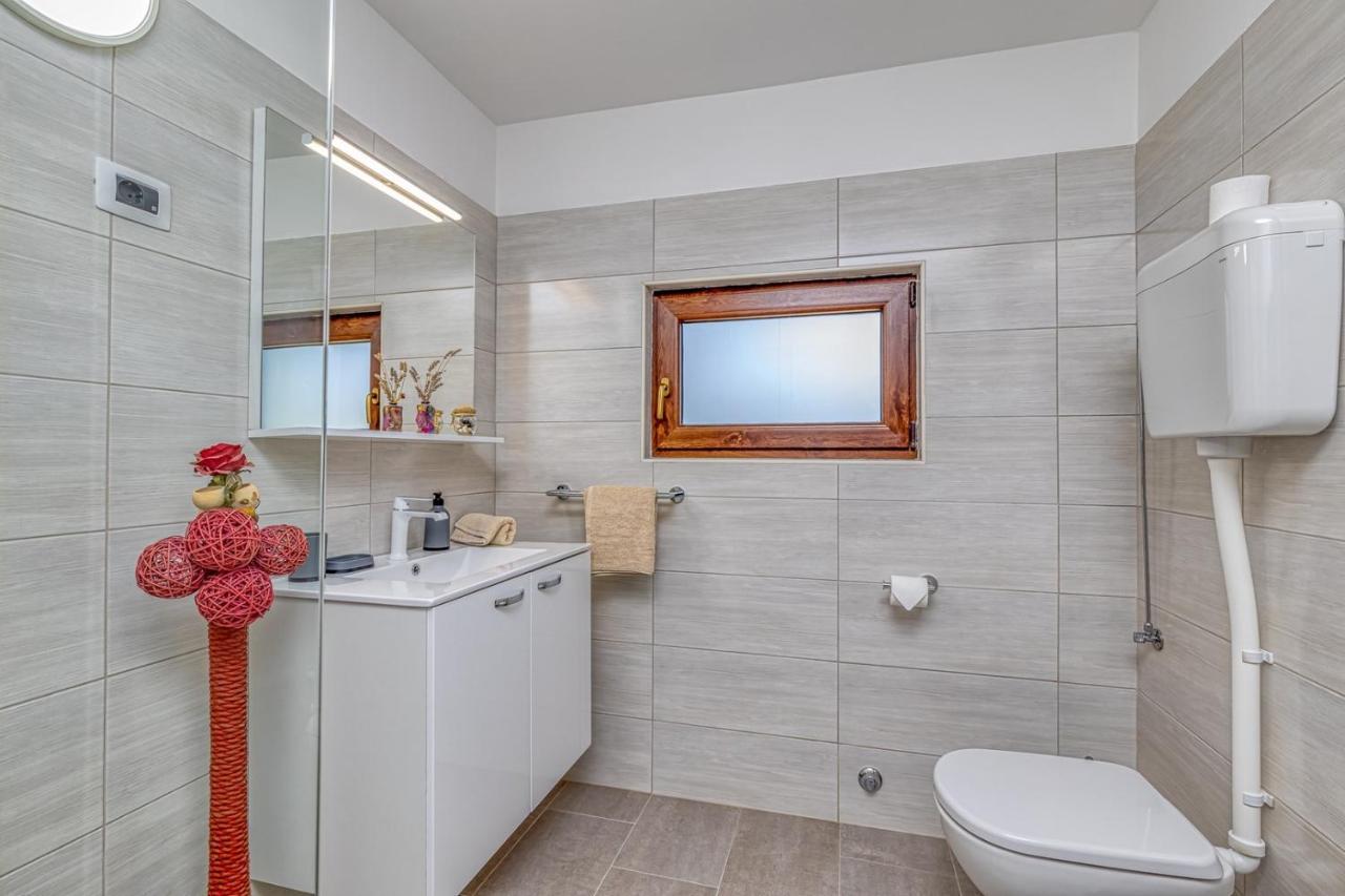 Smoljanci Villa Agatta With Private Pool מראה חיצוני תמונה