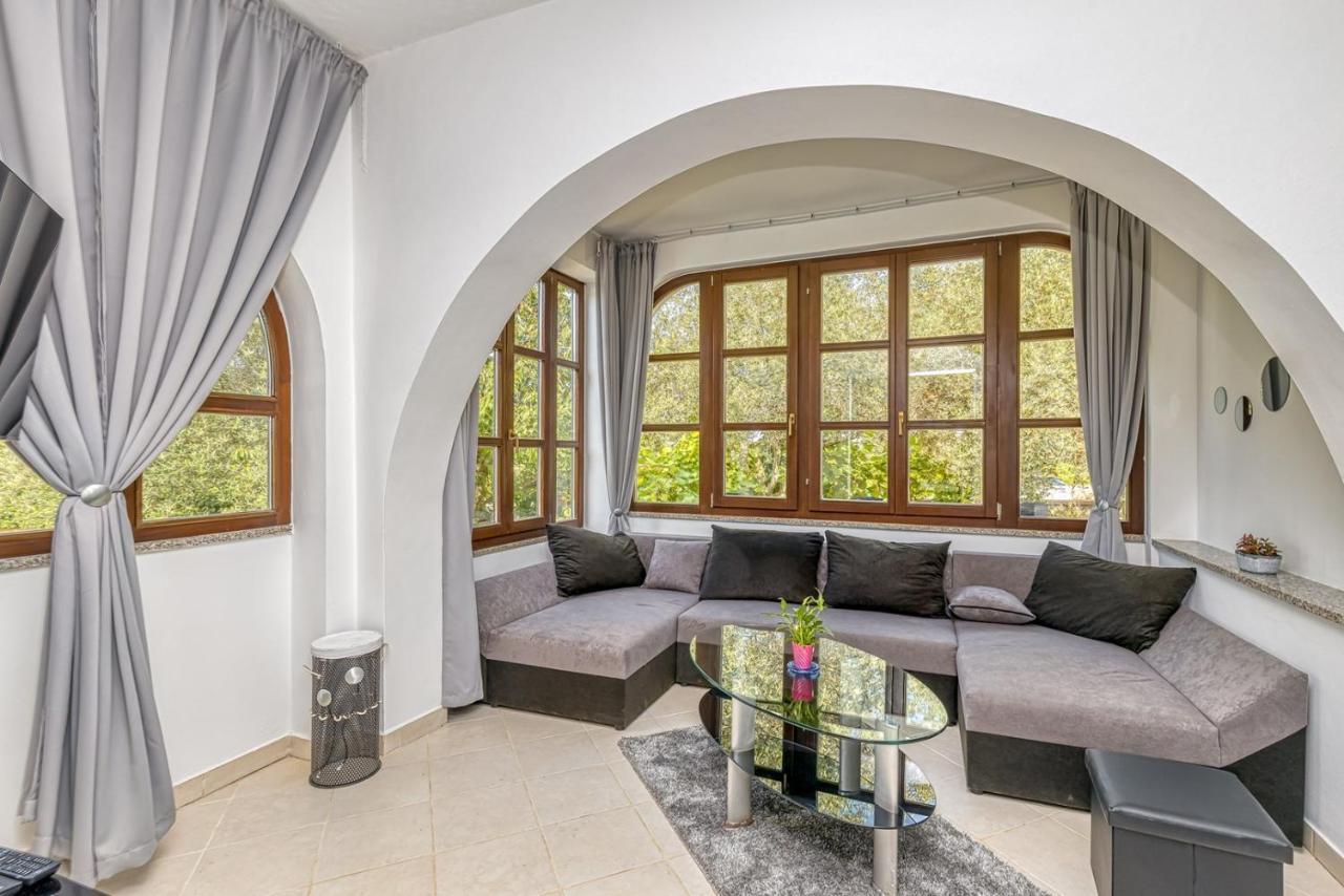 Smoljanci Villa Agatta With Private Pool מראה חיצוני תמונה